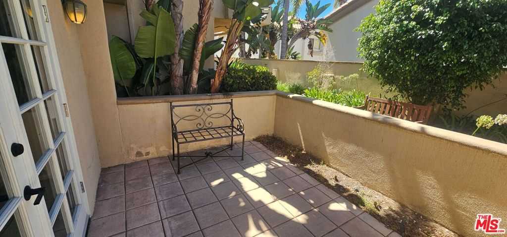 photo 3: 515 N Gertruda Avenue Unit 5, Redondo Beach CA 90277