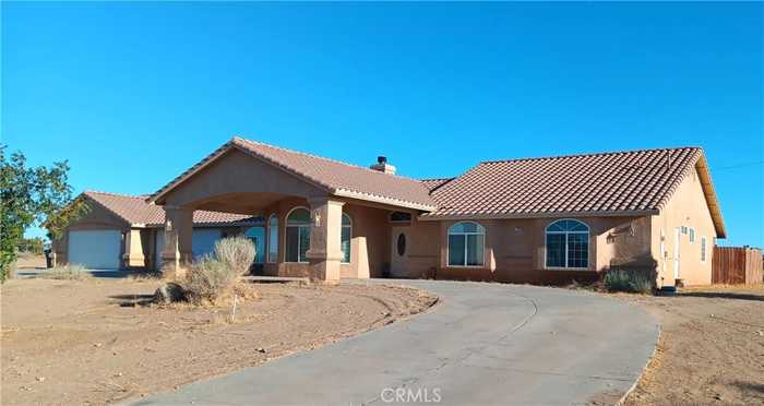 photo 2: 7175 Smoke Tree Road, Phelan CA 92371