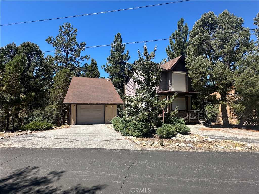 photo 1: 154 Riverside Avenue, Sugarloaf CA 92386