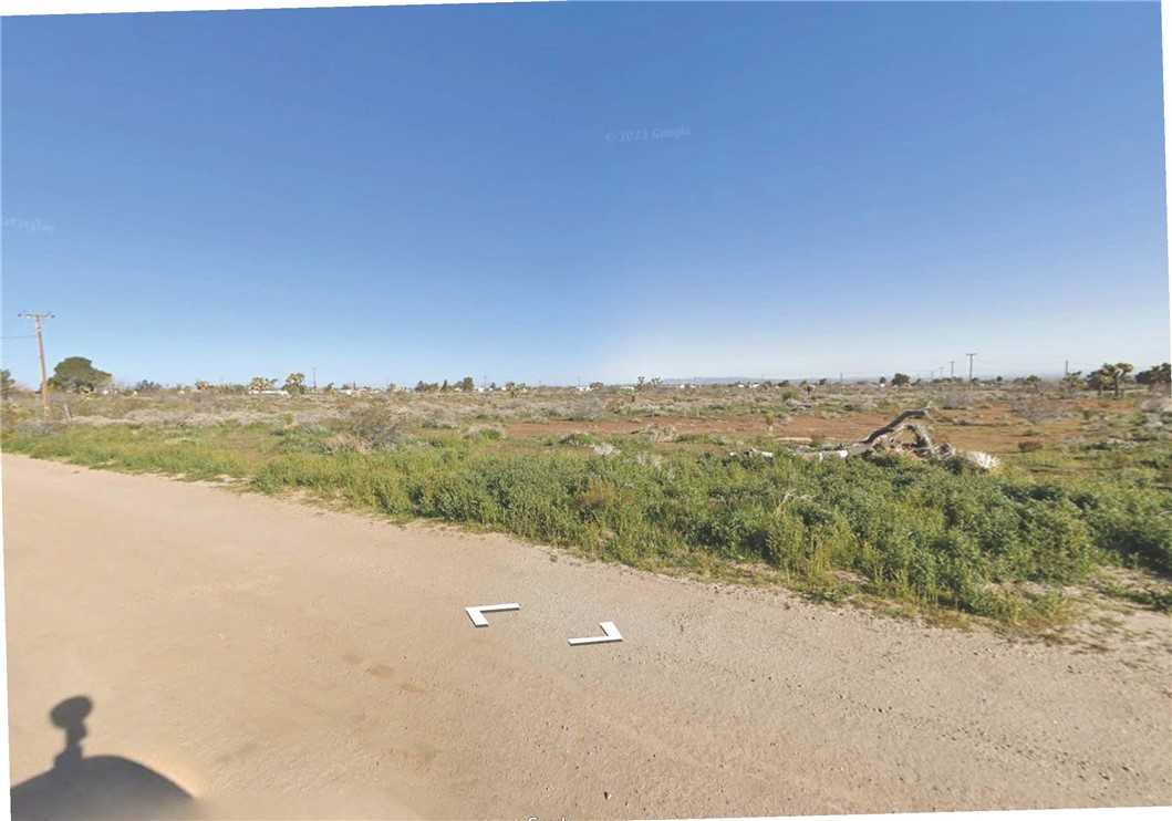 photo 1: 9288 Aragon Road, Phelan CA 92371