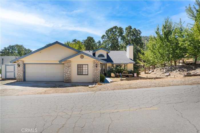 photo 1: 22300 Zurich Drive, Tehachapi CA 93561