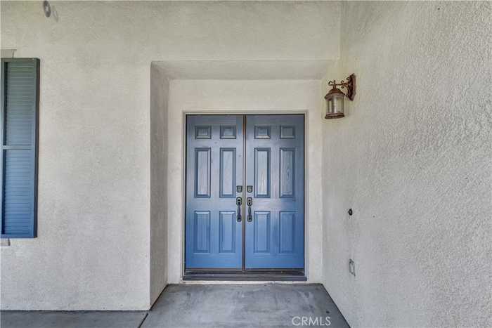 photo 2: 952 E Cottonwood Street, Ontario CA 91761