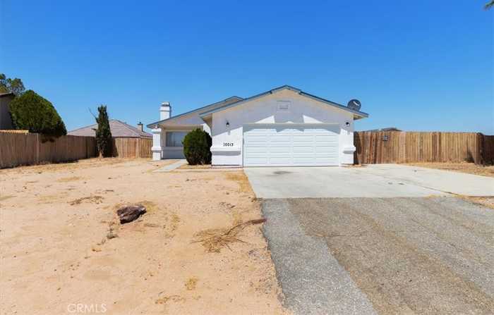 photo 2: 20013 Tawney St, California City CA 93505