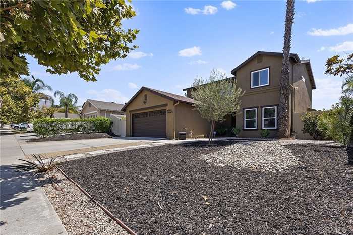 photo 2: 13754 Astoria Street, Sylmar CA 91342