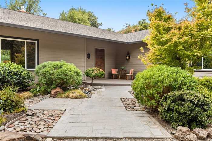 photo 2: 880 Filbert Avenue, Chico CA 95926