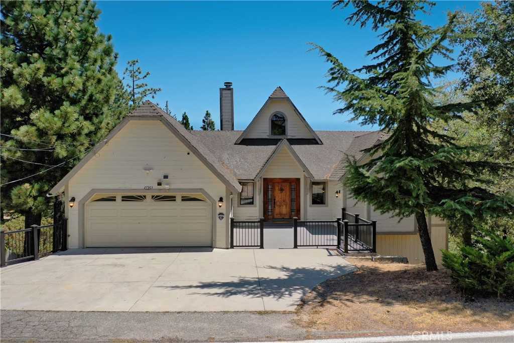 photo 1: 27363 Matterhorn Drive, Lake Arrowhead CA 92352