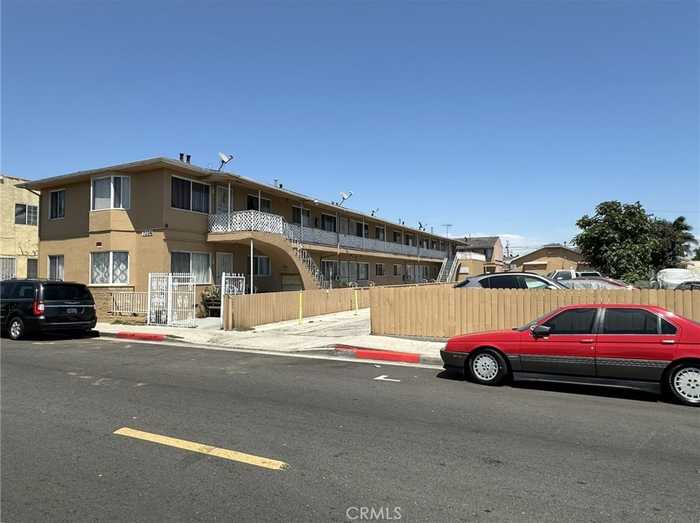 photo 2: 7034 7100 Mountain View Avenue, Huntington Park CA 90255