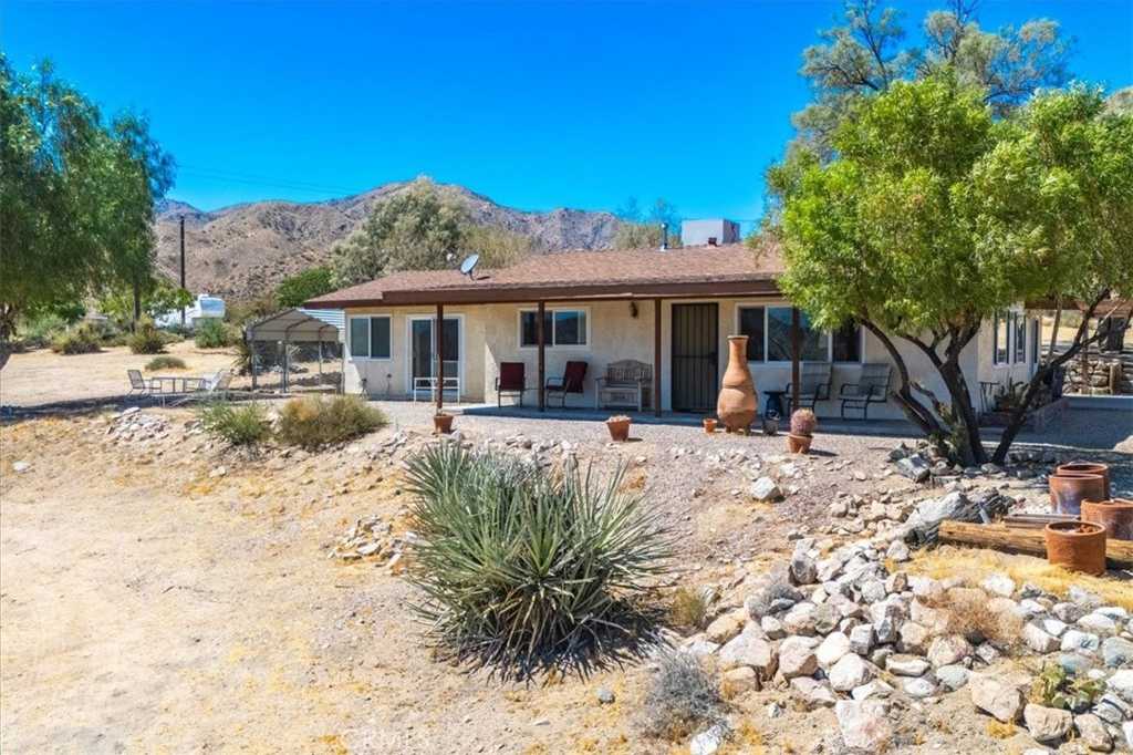 photo 3: 8574 Rose Eden Drive, Morongo Valley CA 92256