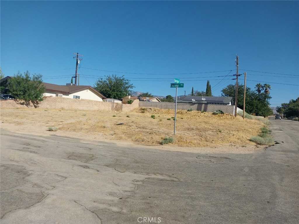 photo 1: 2801 Encina Avenue, Mojave CA 93501