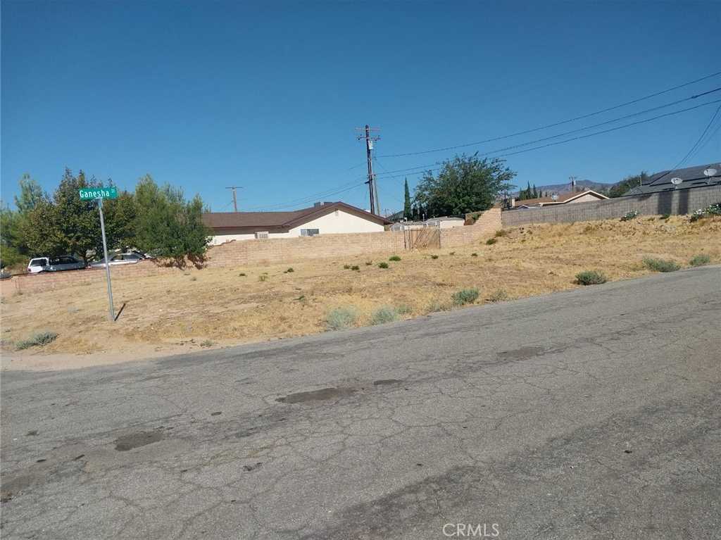 photo 3: 2801 Encina Avenue, Mojave CA 93501