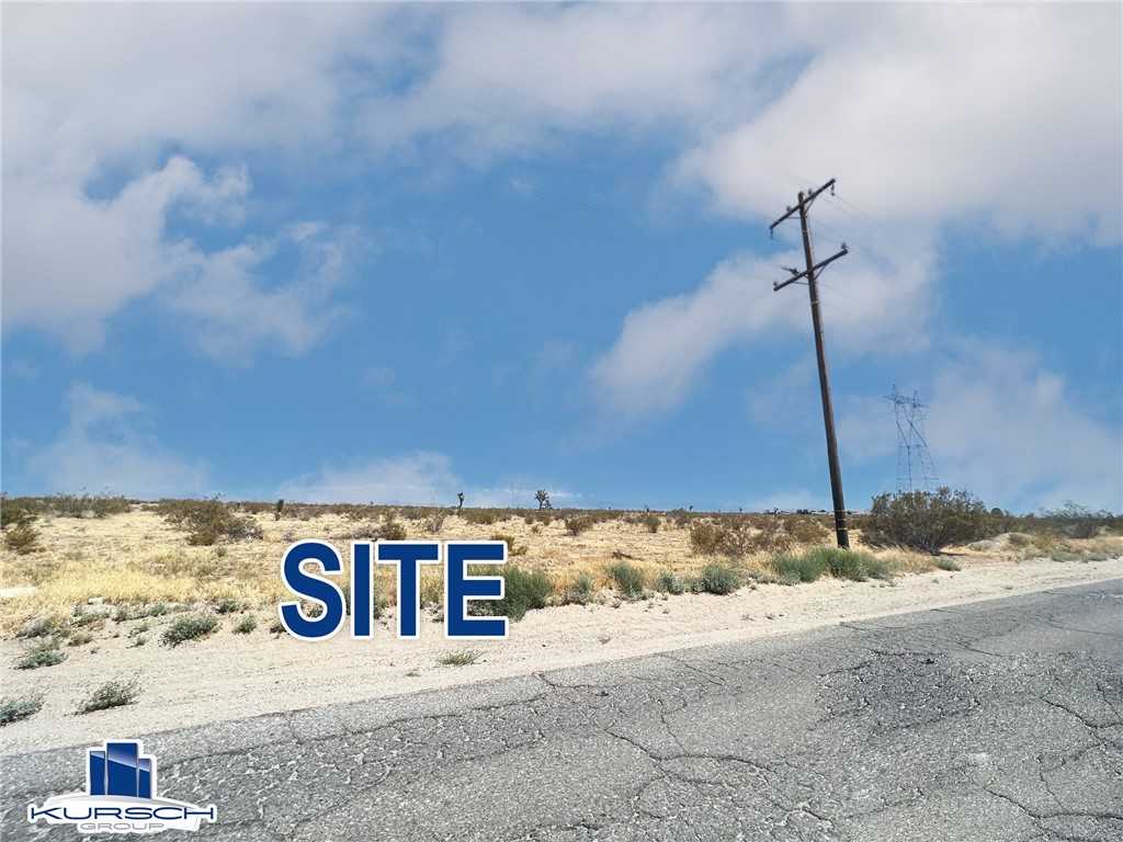 photo 3: Bellflower Street, Adelanto CA 92301