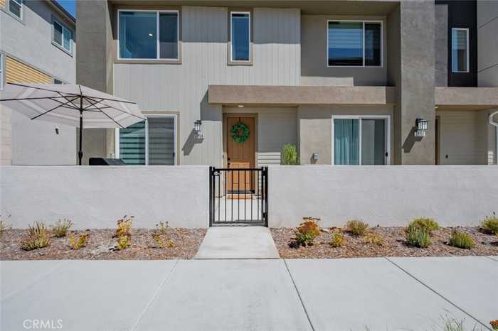 photo 1: 27136 Valley Oak Place, Valencia CA 91381