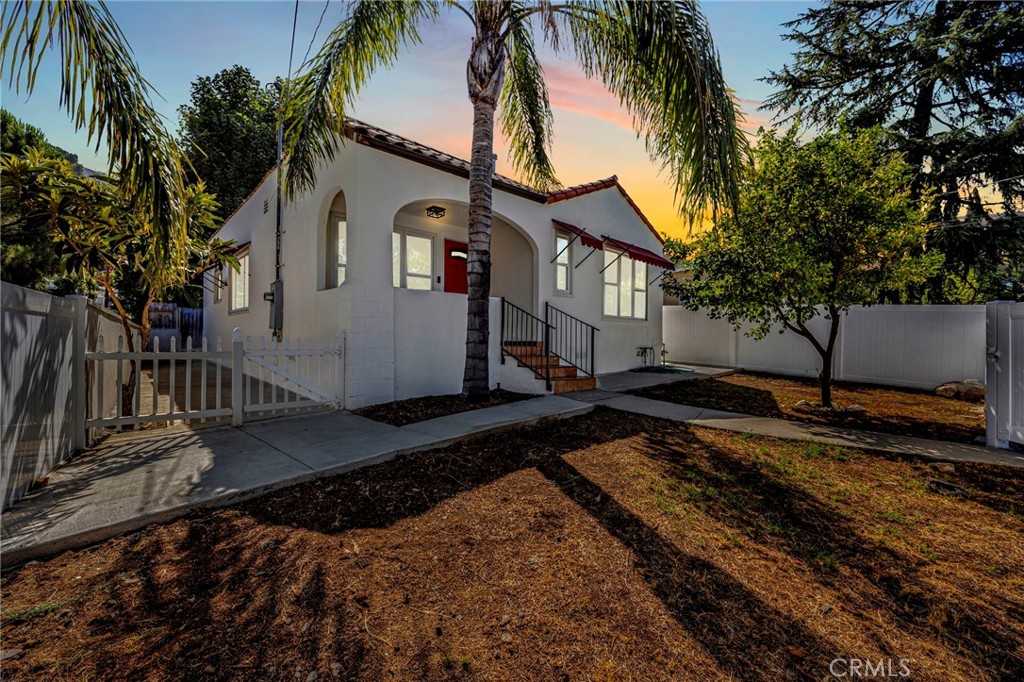 photo 1: 10648 Pinewood Avenue, Tujunga CA 91042