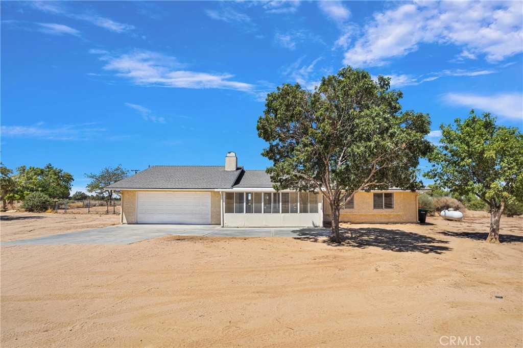 photo 1: 5710 Buckthorne Street, Phelan CA 92371