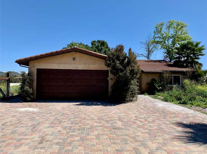 photo 1: 25291 Catalina Street, Murrieta CA 92562