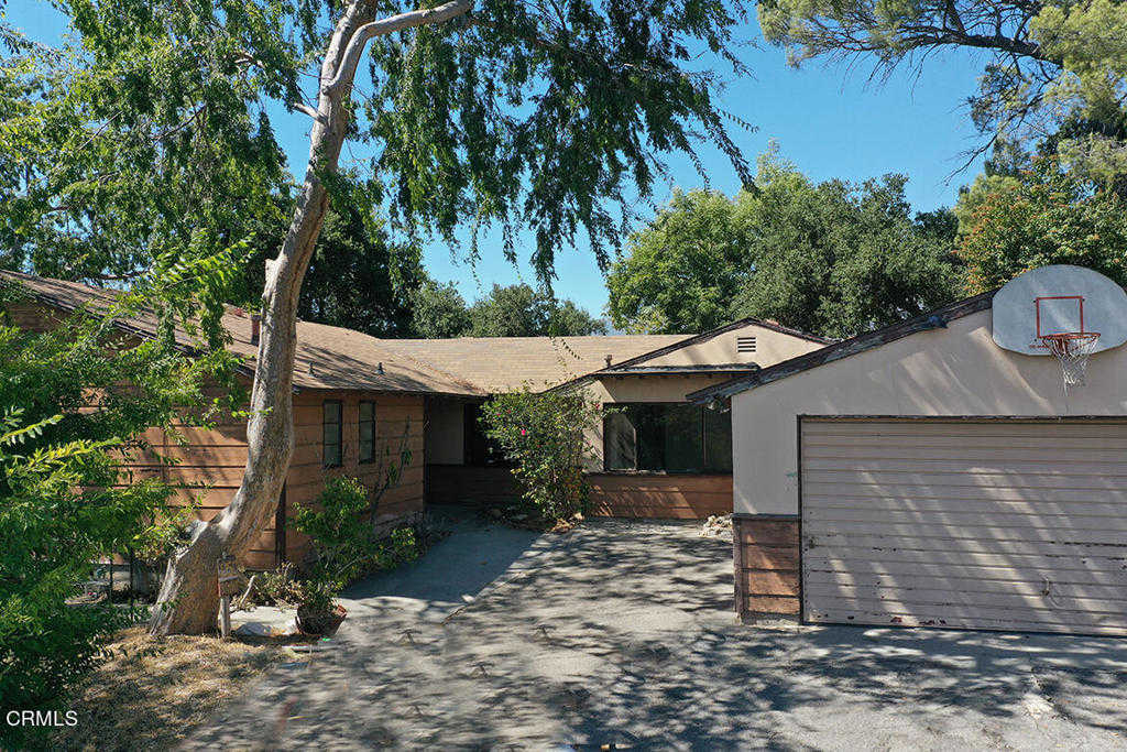 photo 1: 3900 Park Place, Montrose CA 91020