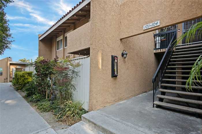 photo 2: 1001 W MacArthur Blvd Unit 104, Santa Ana CA 92707