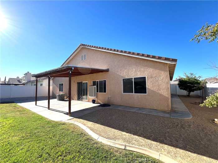 photo 16: 14039 Dahlia Drive, Victorville CA 92392