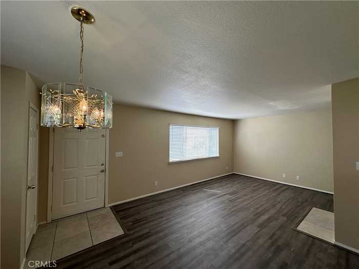 photo 2: 43425 30th Street W Unit 4, Lancaster CA 93536