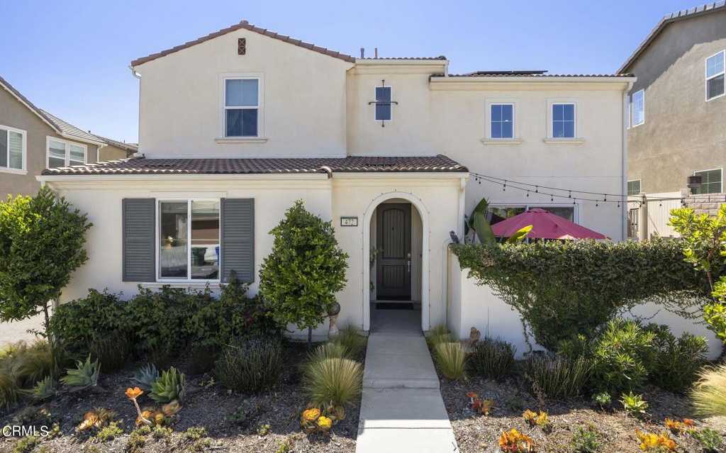 photo 1: 472 Tibbetts Street, Santa Paula CA 93060