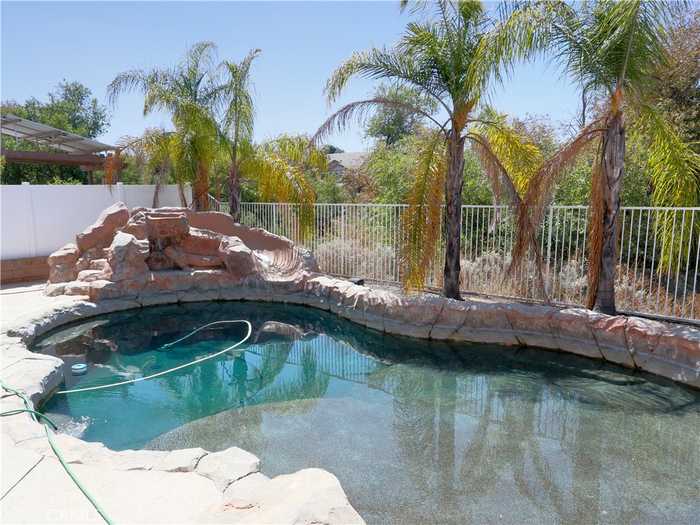 photo 2: 19617 Crestmont Place, Riverside CA 92508