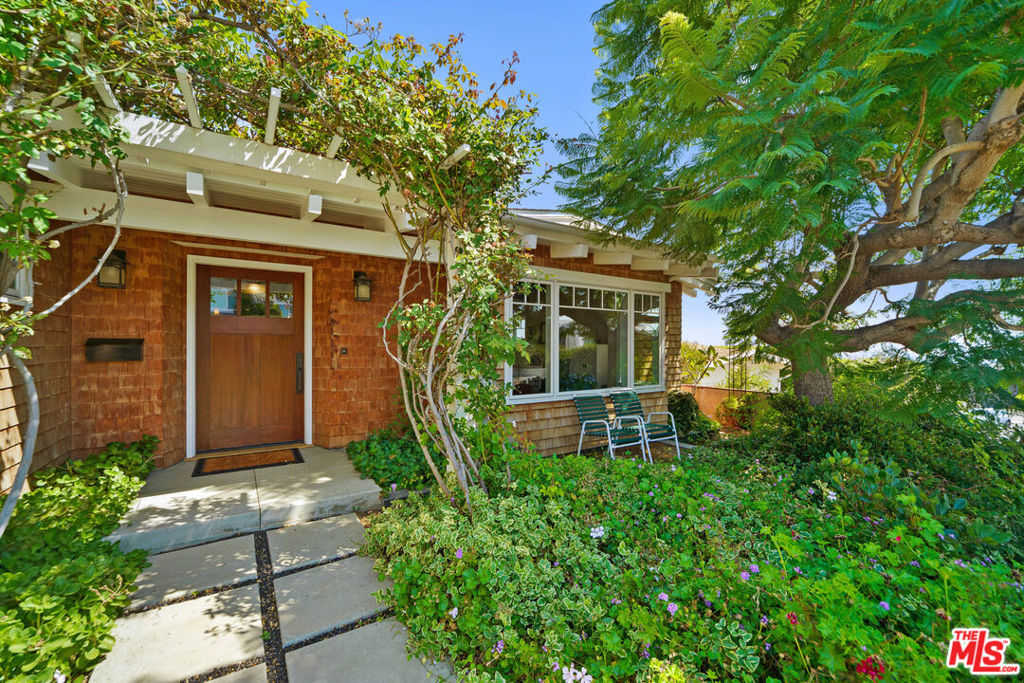 photo 2: 671 Enchanted Way, Pacific Palisades CA 90272