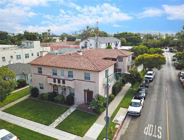 photo 1: 321 W Hill Street, Long Beach CA 90806