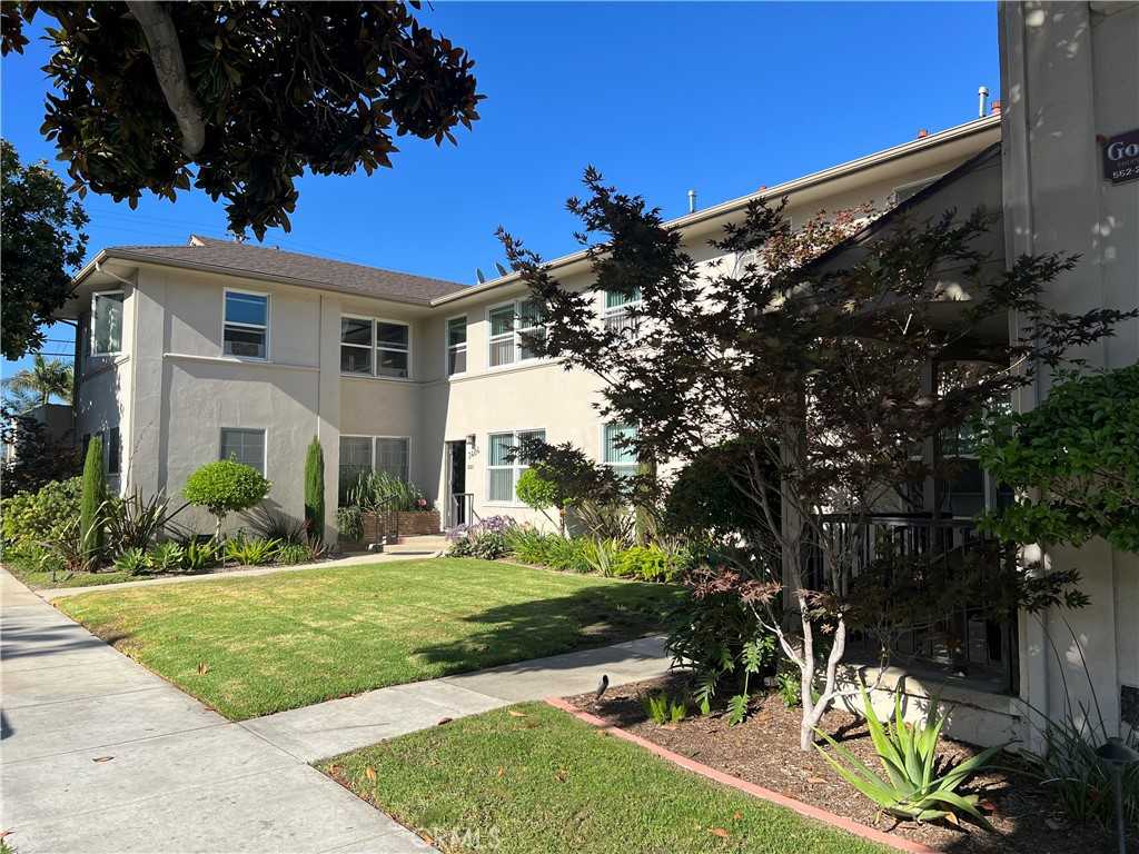 photo 1: 3402 Gaviota Avenue, Long Beach CA 90807