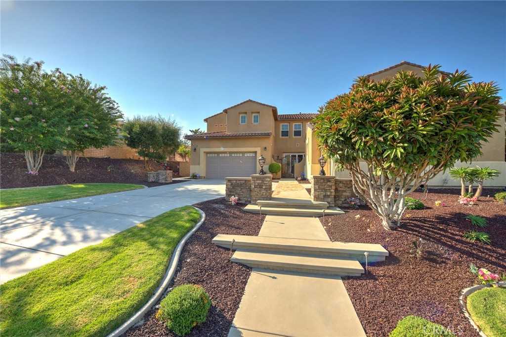 photo 3: 18333 Lakepointe Drive, Riverside CA 92503