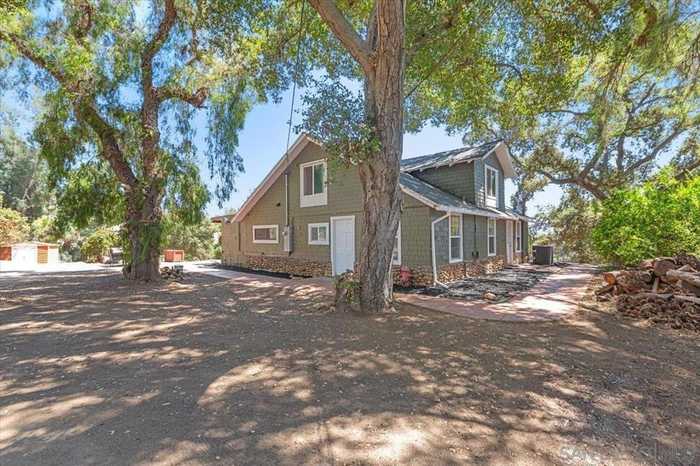 photo 1: 11441 Pinehurst Dr, Lakeside CA 92040