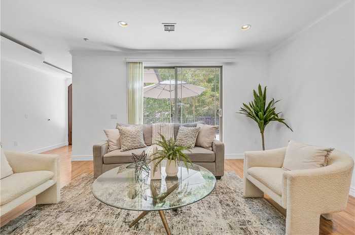 photo 2: 11145 Sunshine Unit 105, Studio City CA 91604