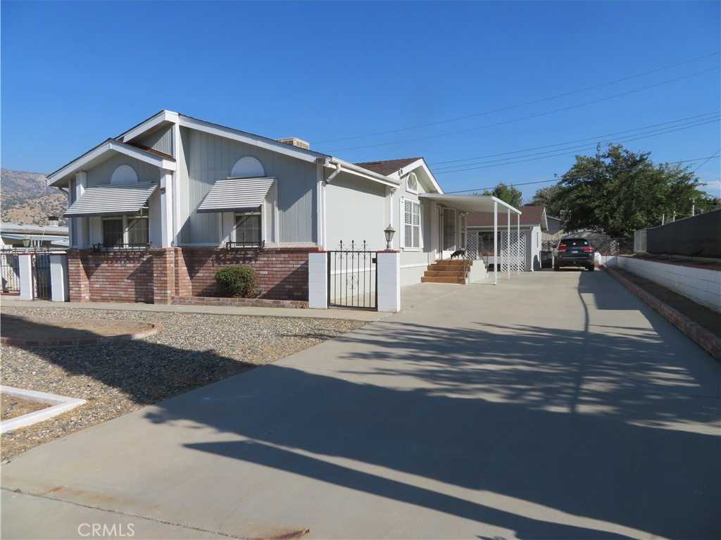 photo 1: 3005 Wenyor Way, Lake Isabella CA 93240