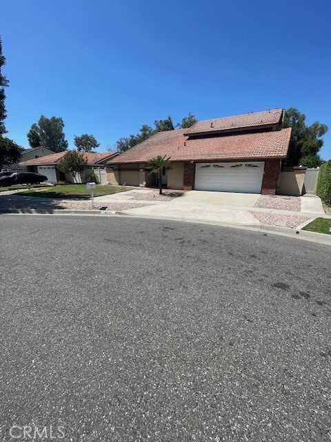 photo 3: 6137 E SAN LORENZO Lane, Anaheim Hills CA 92807