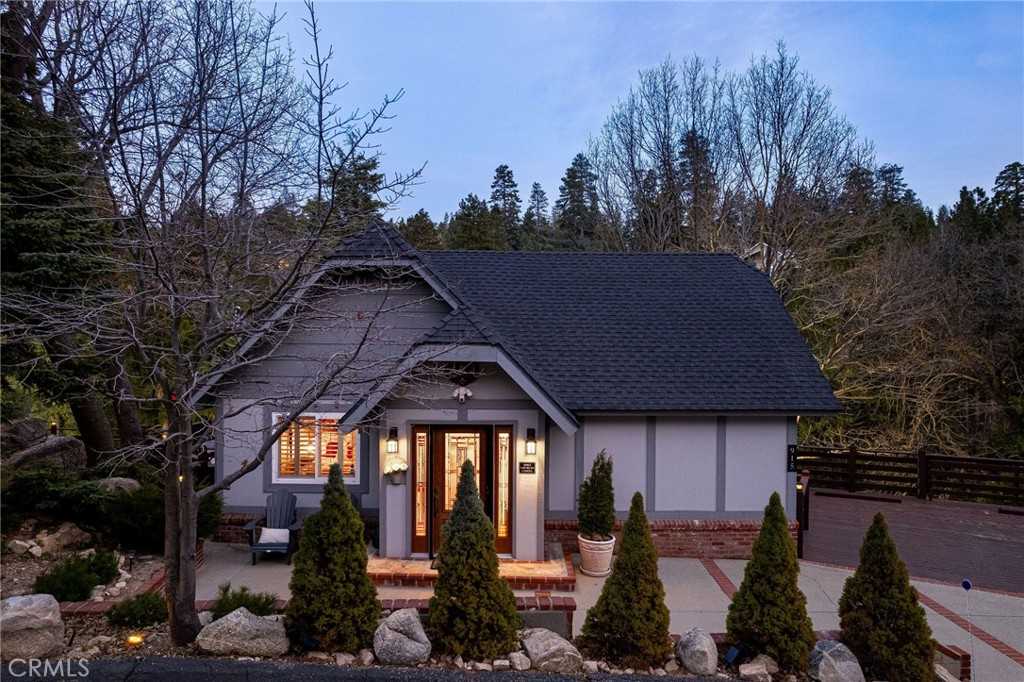 photo 2: 915 Trinity Drive, Lake Arrowhead CA 92352