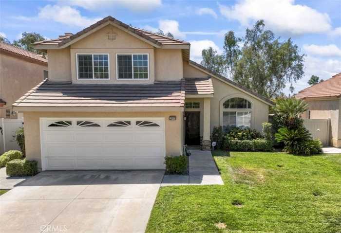 photo 1: 29117 Stonegate Lane, Highland CA 92346