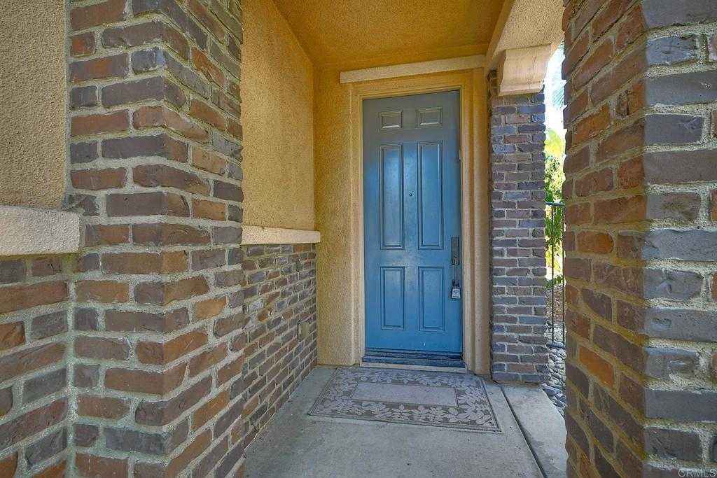 photo 2: 1189 Parkview Dr, Oceanside CA 92057