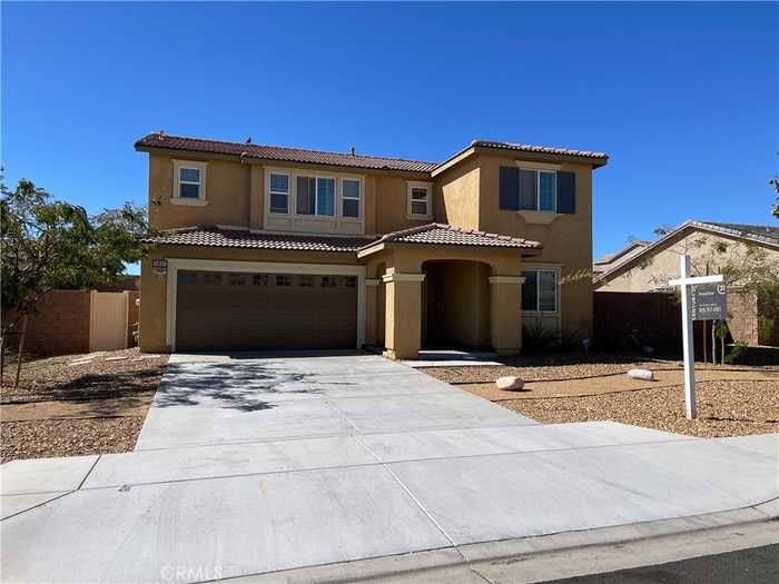 photo 2: 11835 Espola Place, Victorville CA 92392