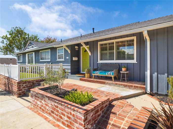 photo 1: 325 W Walnut Avenue, El Segundo CA 90245