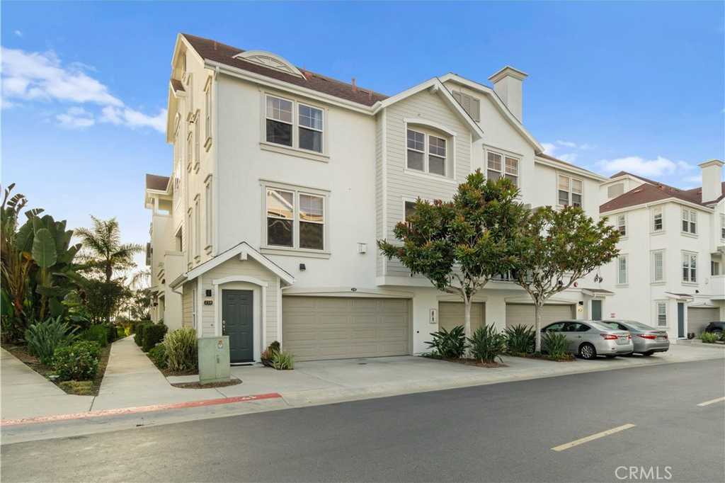 photo 1: 815 Harbor Cliff Way Unit 238, Oceanside CA 92054