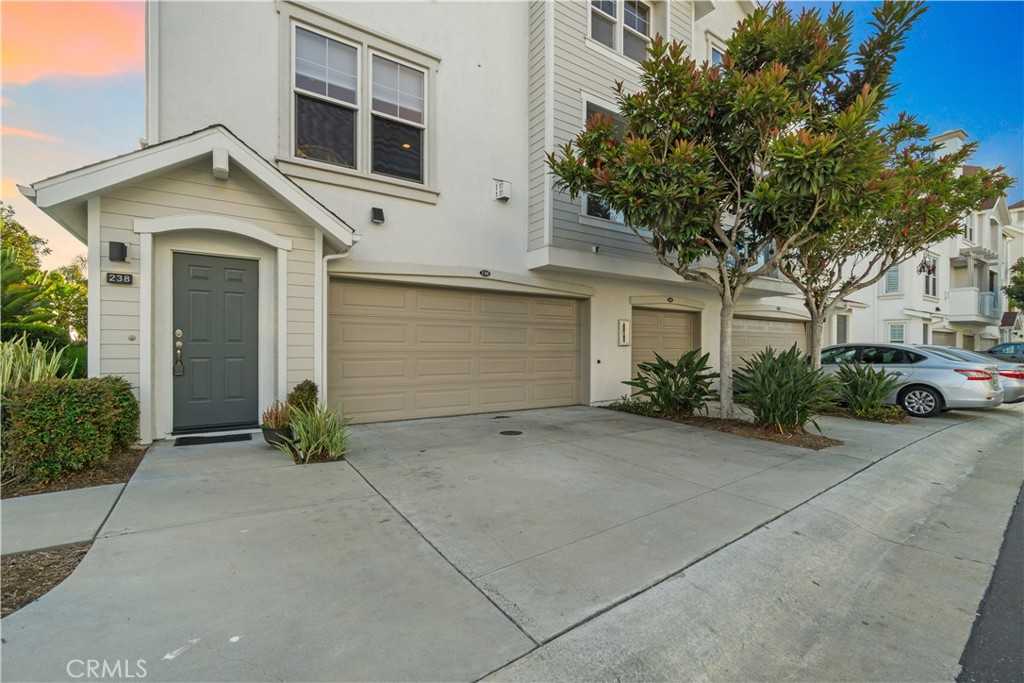 photo 3: 815 Harbor Cliff Way Unit 238, Oceanside CA 92054