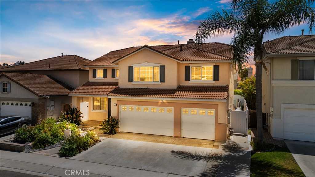 photo 1: 8 Tioga Pl, Irvine CA 92602