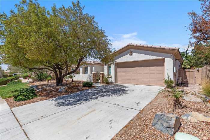 photo 1: 74064 Chinook Circle, Palm Desert CA 92211