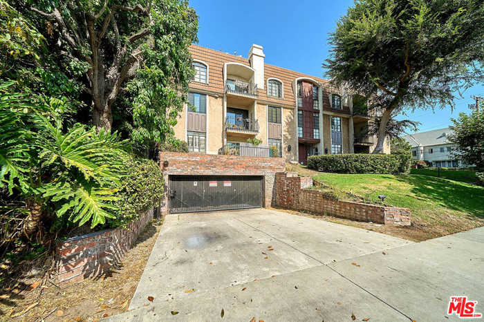 photo 1: 801 S Plymouth Boulevard Unit 301, Los Angeles CA 90005