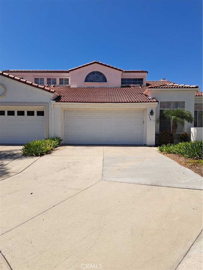 photo 2: 3310 Tripoli Way, Oceanside CA 92056