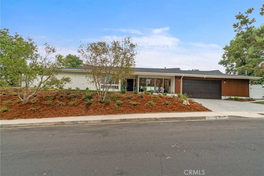 photo 3: 20208 Delita Drive, Woodland Hills CA 91364