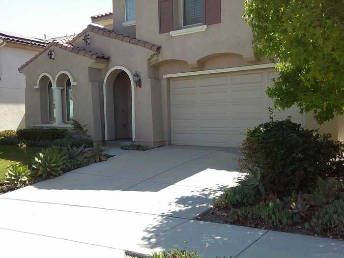 photo 2: 533 Adobe Estates Drive, Vista CA 92083