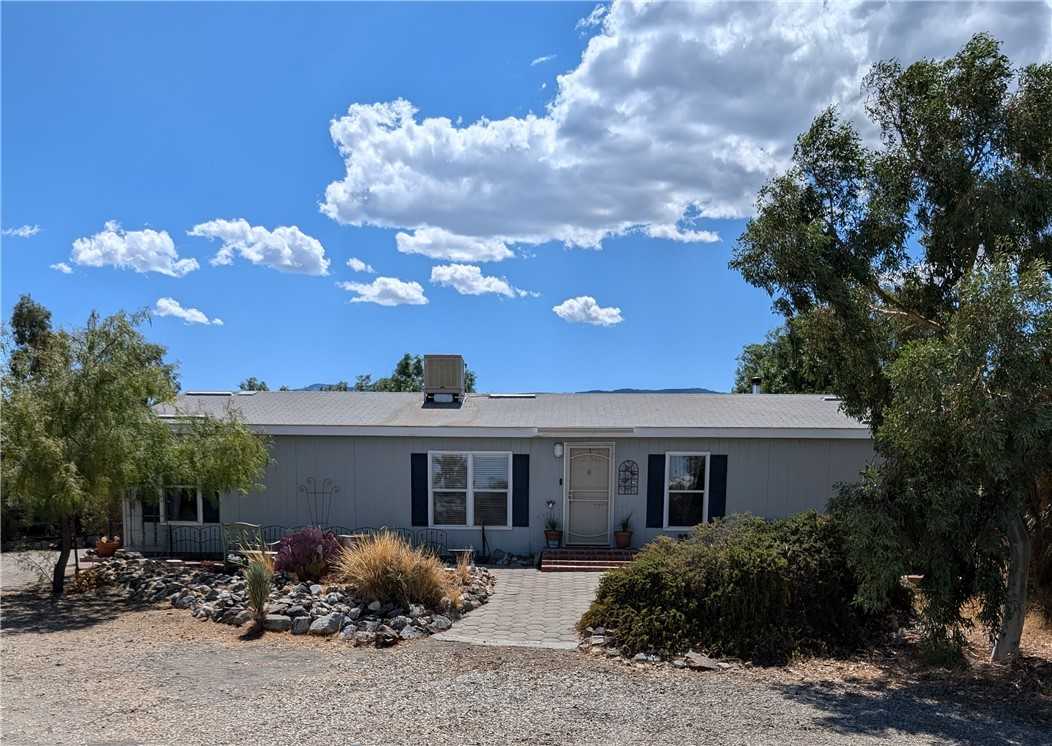 photo 1: 3825 Amador Road, Phelan CA 92371