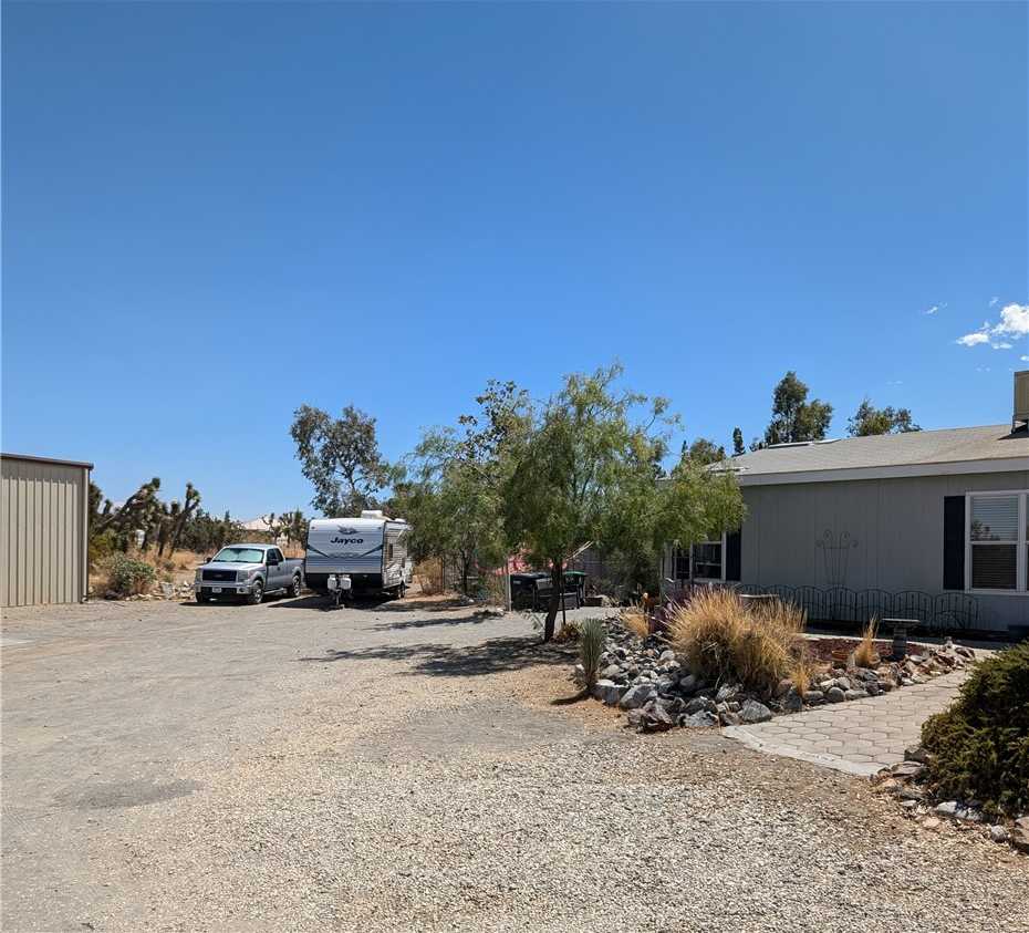 photo 3: 3825 Amador Road, Phelan CA 92371