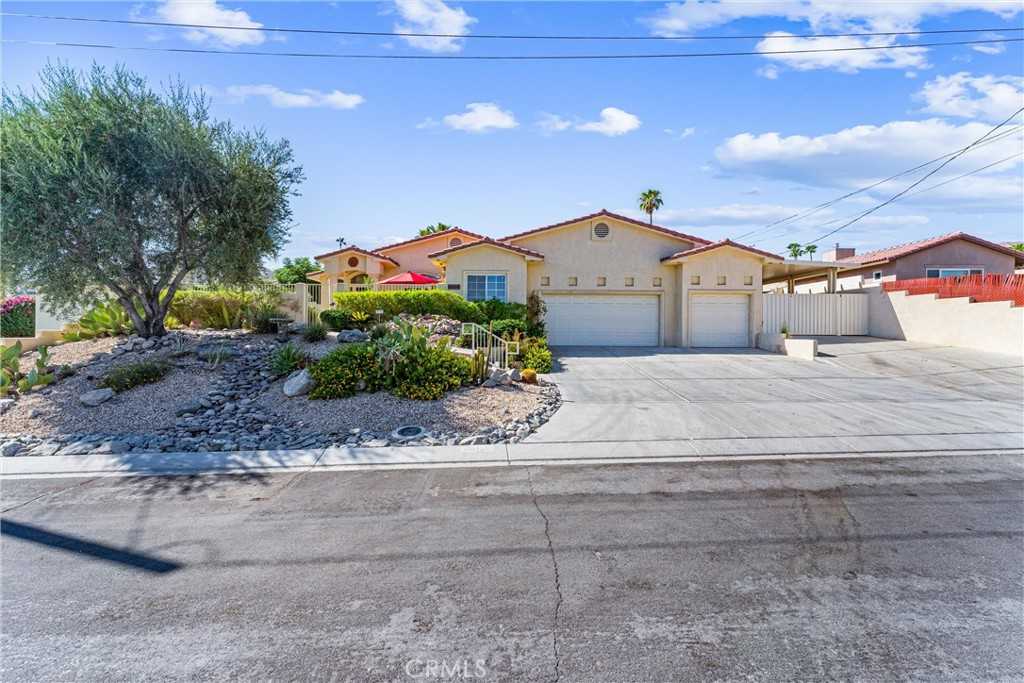 photo 3: 68195 Desert View Road, Cathedral City CA 92234