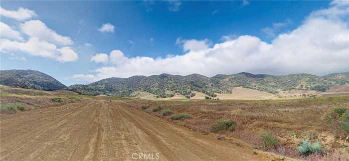 photo 2: Dugan Drive, Tehachapi CA 93561